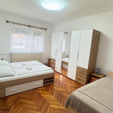 Pingvin Cukrászda Apartman Balatonmariafurdo Exterior foto