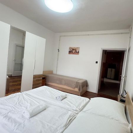 Pingvin Cukrászda Apartman Balatonmariafurdo Exterior foto