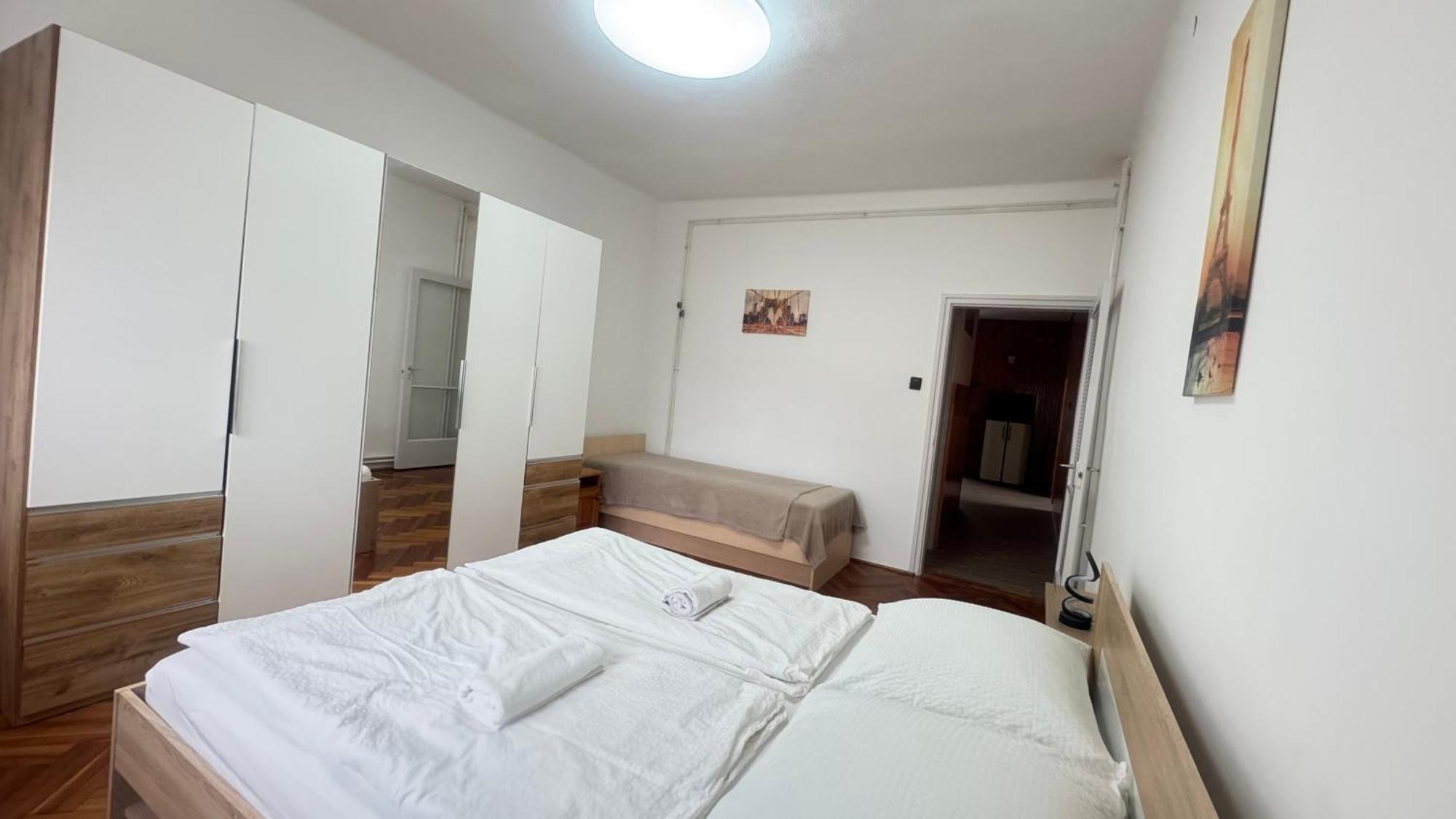 Pingvin Cukrászda Apartman Balatonmariafurdo Exterior foto